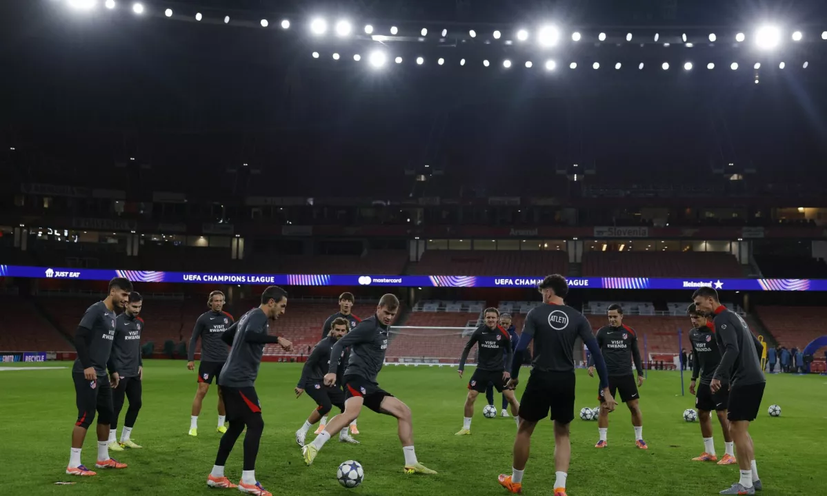 Preznojeni Jan Oblak brez tuširanja na stadionu Emirates v Londonu
