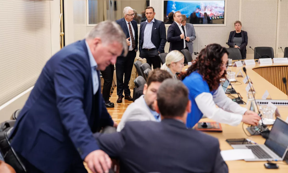 O obvezni božičnici spet v ponedeljek