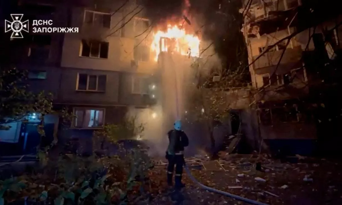 Obsežni ruski napadi, rakete in droni poleteli nad več mest