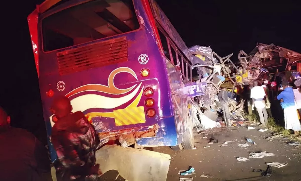 V verižnem trčenju umrlo več kot 40 ljudi