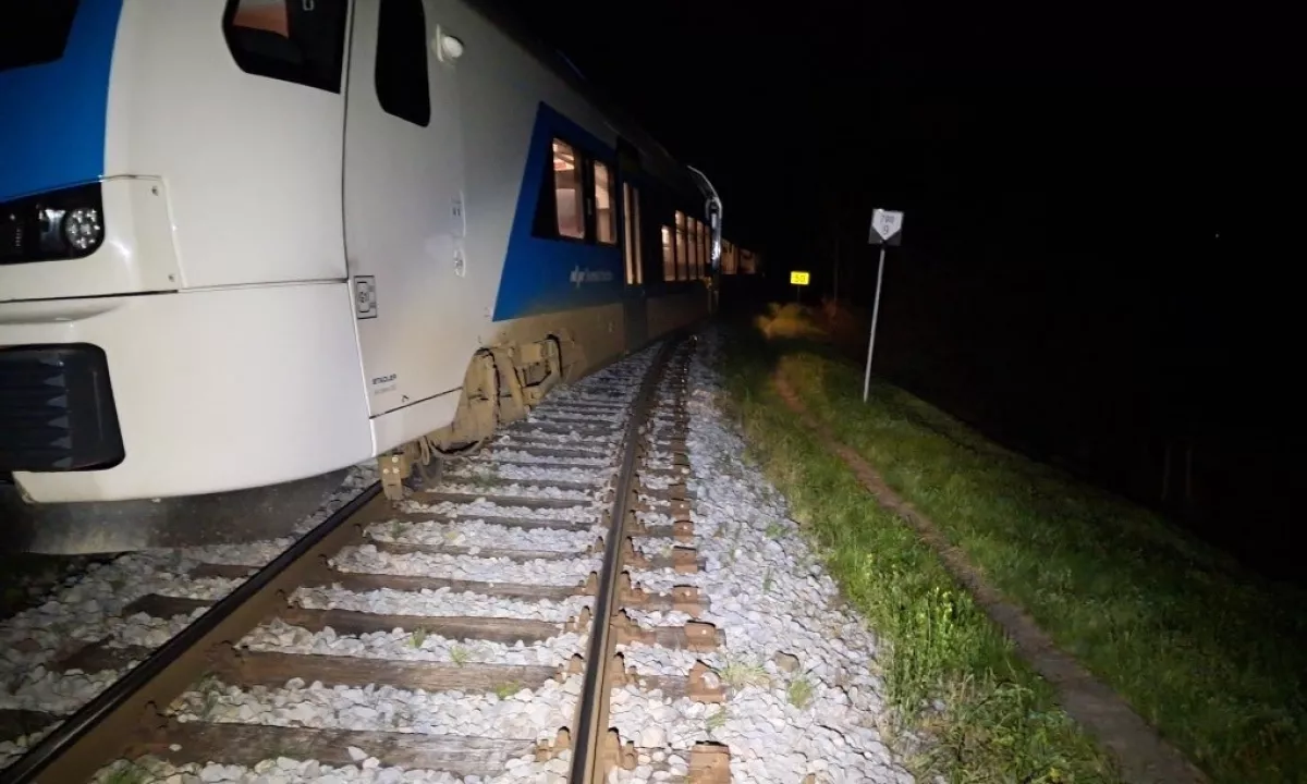 Pet osumljenih za sabotažo železniške proge pri Novem mestu