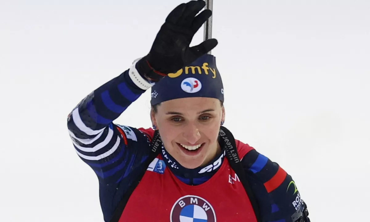 Julia Simon priznala zlorabo kreditnih kartic reprezentančnih kolegic