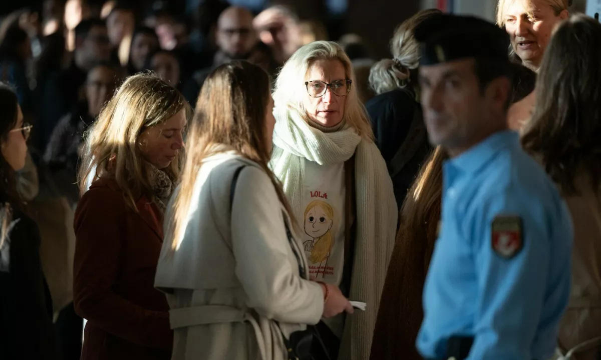 Alžirka v Franciji obsojena na dosmrtni zapor zaradi umora deklice