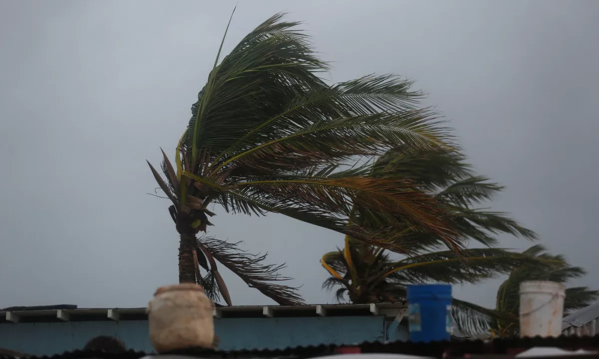 Orkan Melissa pred južno obalo Jamajke, grozijo katastrofalne poplave