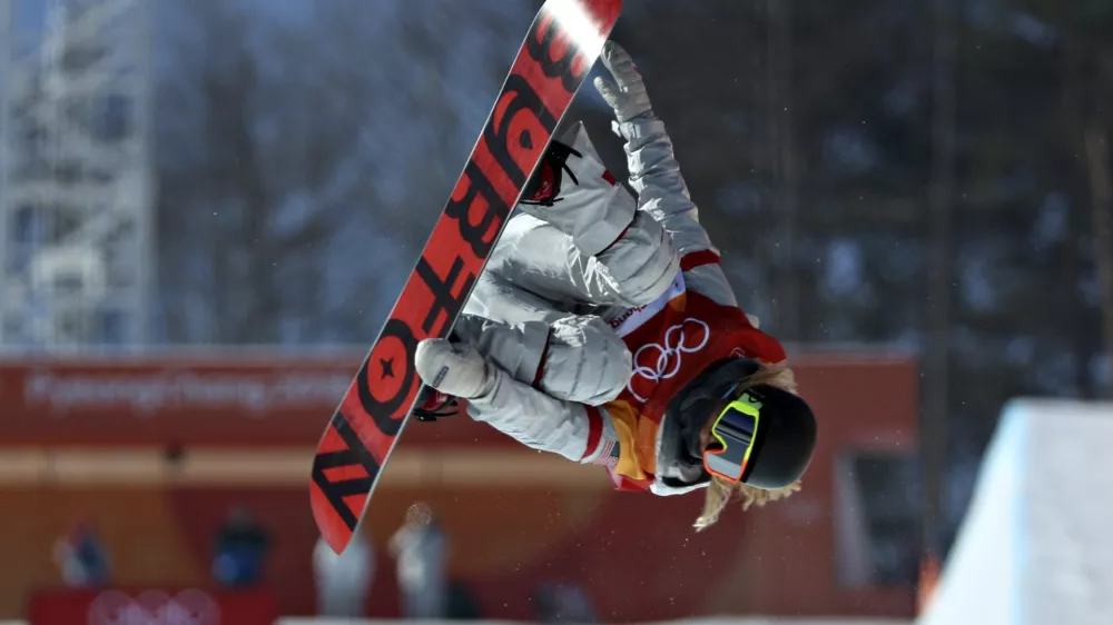 ﻿Snowboarding - Pyeongchang 2018 Winter Olympics - Women's Halfpipe Finals - Phoenix Snow Park - Pyeongchang, South Korea - February 13, 2018 - Chloe Kim of the U.S. competes. REUTERS/Mike Blake