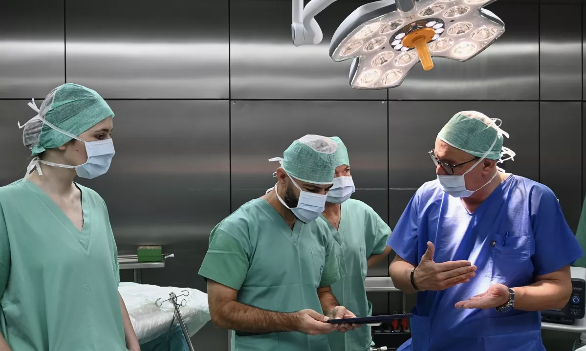 Vlada si prizadeva za učinkovito in dostopno javno zdravstvo