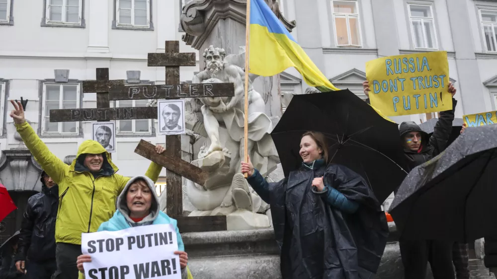 ﻿- 25.02.2022 - protest proti vojni v Ukrajini – drugi dan vojaške agresije Rusije na Ukrajino  /FOTO: Jaka Gasar / Foto: Jaka Gasar