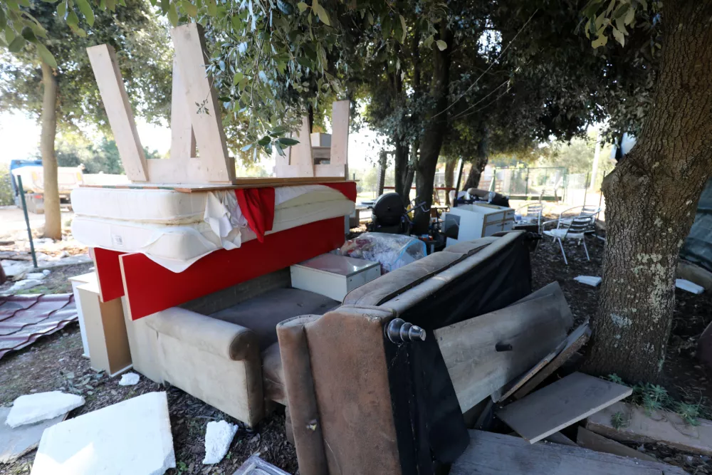 15.10.2025., Liznjan - Pocela je nova tura rusenja bespravno sagradjenih objekata, ovaj put na podrucju opcine Medulin. Photo: Sasa Miljevic/PIXSELL