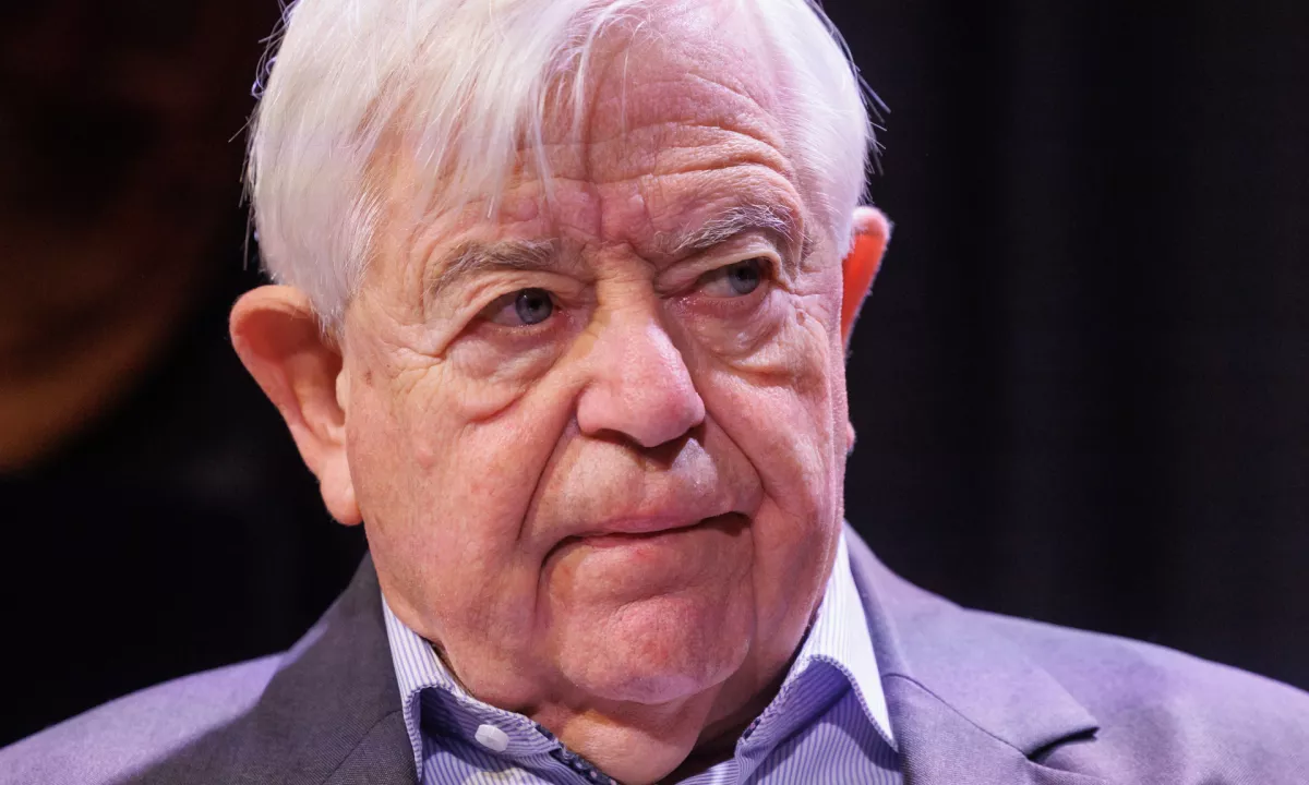 Milan Kučan poziva k razmisleku o romski problematiki po napadu v Novem mestu