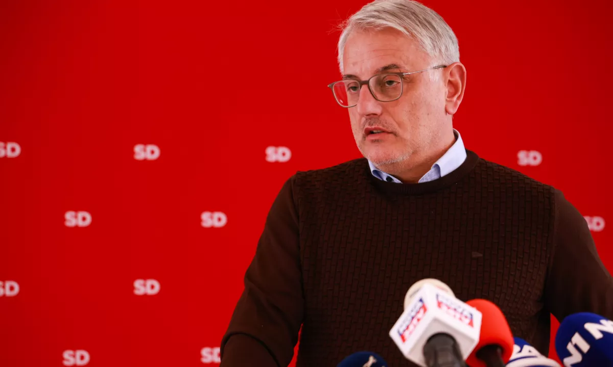 Han poziva k davčni razbremenitvi plač in poudarja dobre gospodarske odnose s Hrvaško