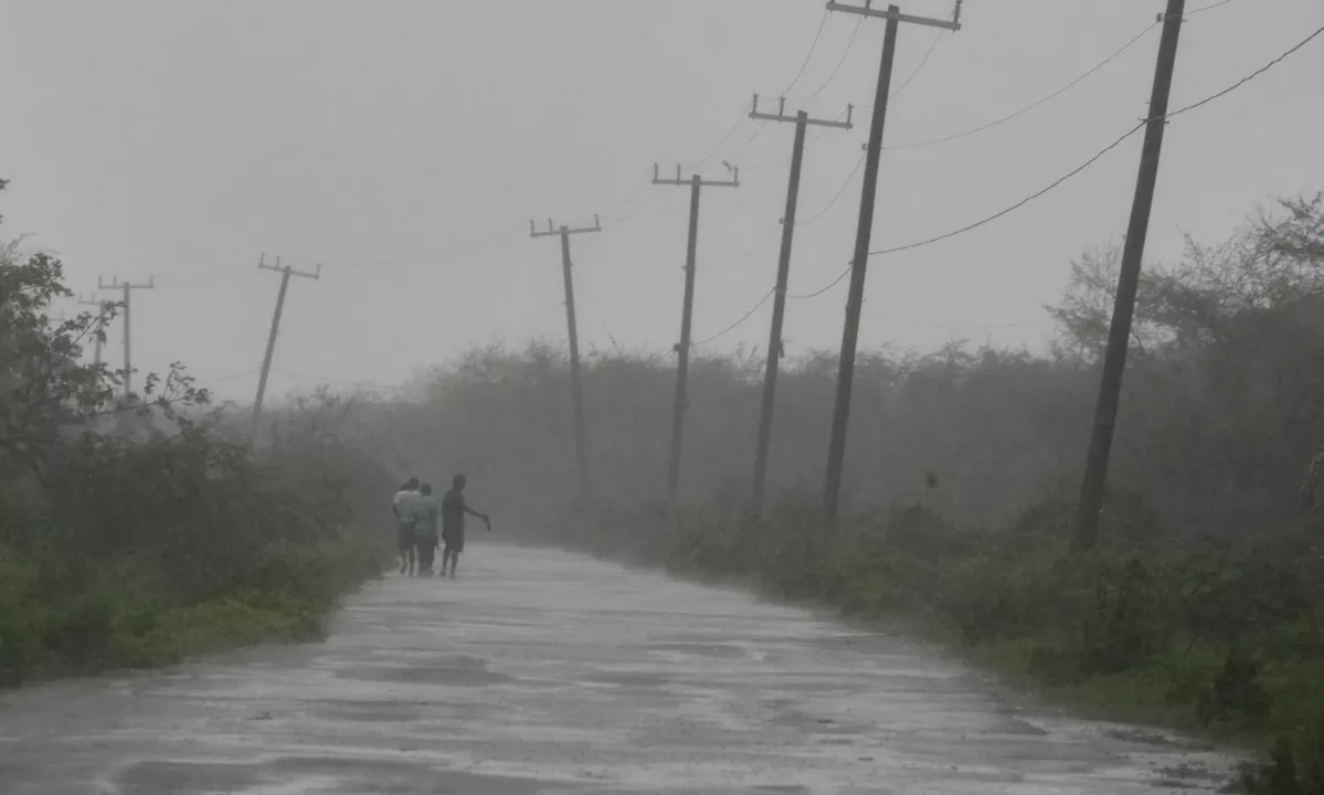 Jamajka opustošena, orkan Melissa zdaj nad Kubo