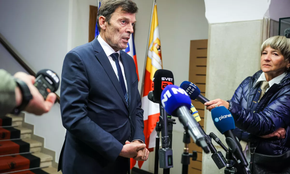 Šolski minister in ravnatelji srednjih šol JV Slovenije o varnosti