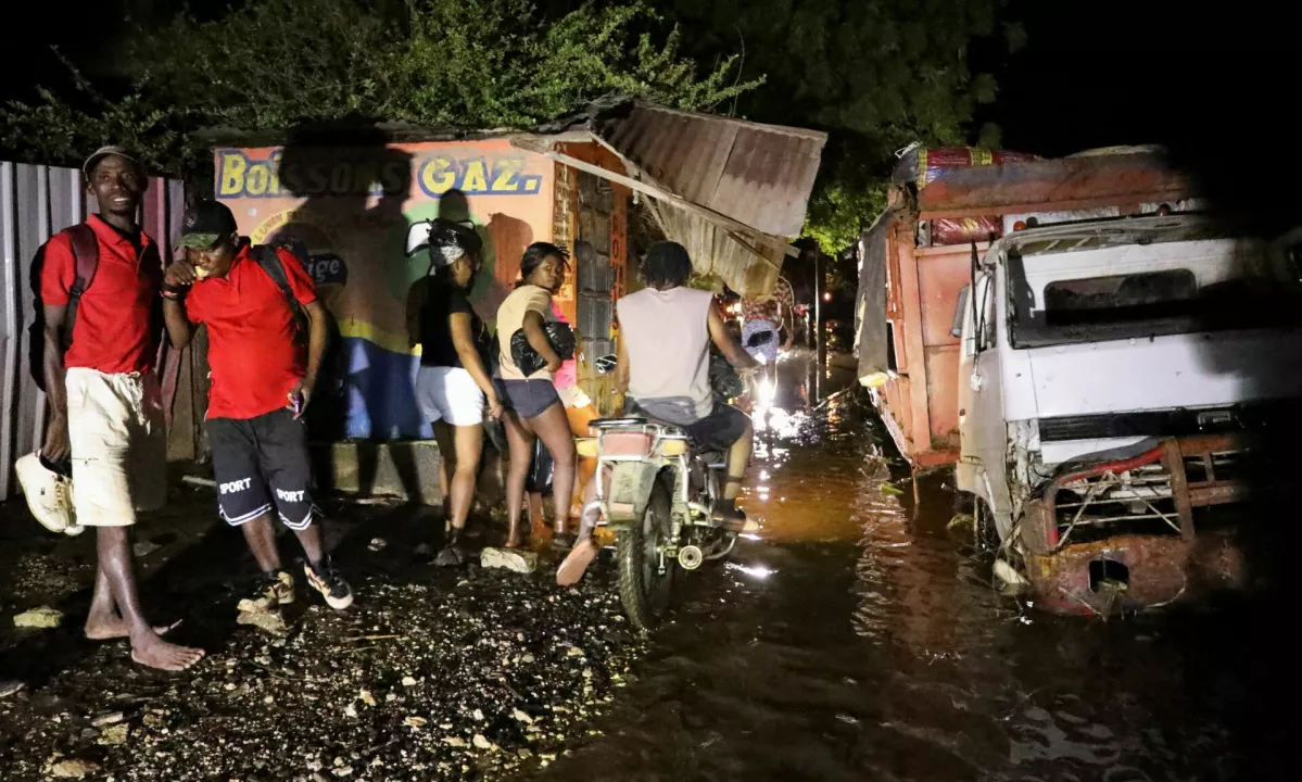 Orkan povzročil več deset smrti in uničenje na Haitiju, Jamajki in Kubi