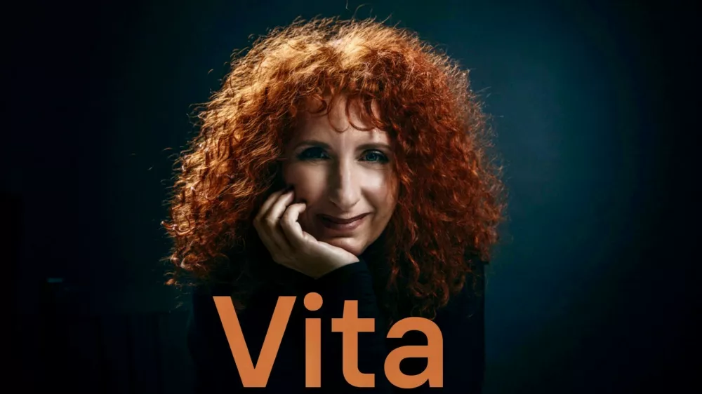 Vita Mavrič bo v torek v Linhartoni dvorani Cankarjevega doma izvedla koncert La Vita è bella / Šansoni v ogledalu. / Foto: arhiv umetnice