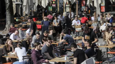 Dražji gostinski vrtovi in snemanje na ulicah