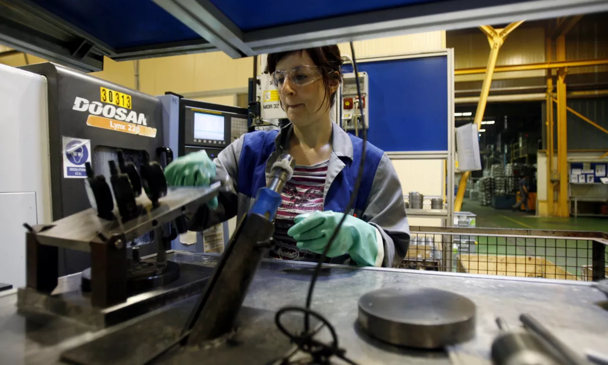 Vlada potrdila predlog zakona o izplačilu zimskega regresa in spremembe za normirance