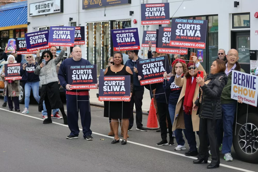 QUEENS, NEW YORK – NOVEMBER 1, 2025: Mayoral candidate and Guardian Angels founder Curtis Sliwa continued his grassroots outreach with a campaign walk along Hillside Avenue in Queens. Starting near 258th Street by the local Sliwa campaign office, he greeted residents, visited small businesses, and discussed neighborhood safety, transit, and community concerns with voters ahead of Election Day. (Photo: Luiz Rampelotto/EuropaNewswire/Sipa USA),Image: 1049779795, License: Rights-managed, Restrictions: *** World Rights *** Editorial Use Only ***, Model Release: no