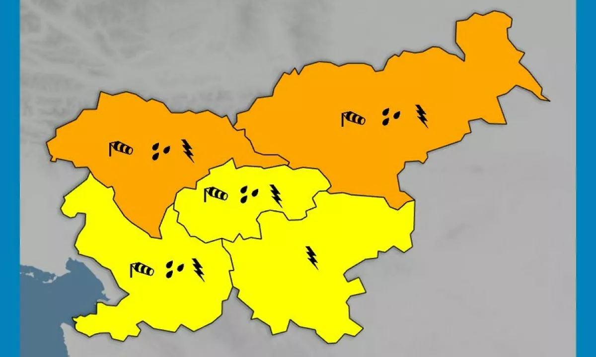 Arso razglasil oranžno vremensko opozorilo, pričakovati je močan veter in nevihte