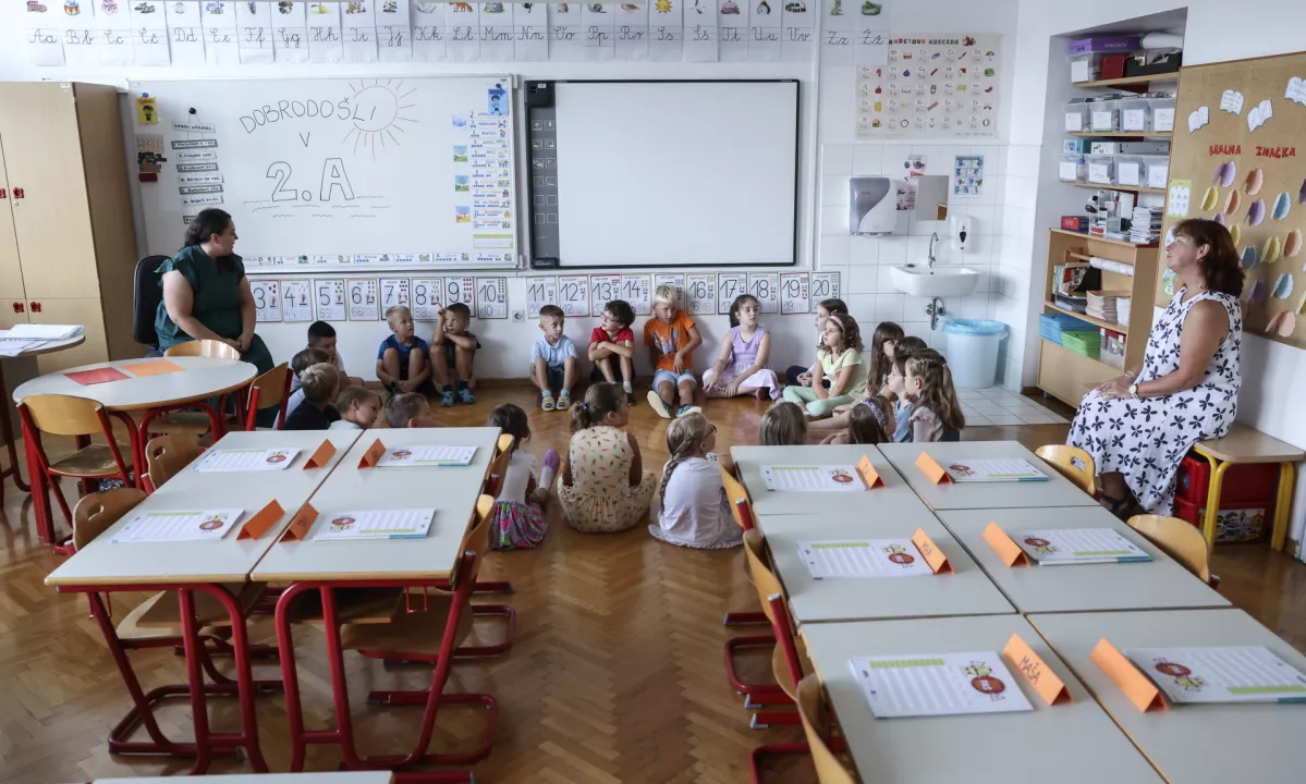 Počitnic je konec, šolarji znova v šolskih klopeh