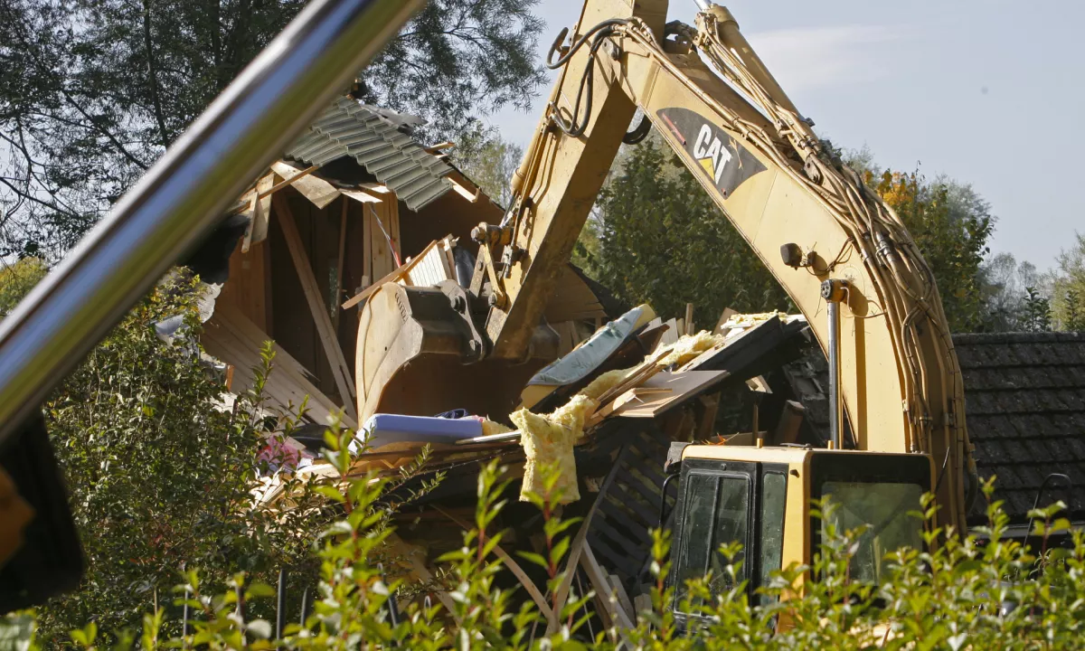 Inšpektorji odkrili pet nelegalnih objektov in nepravilnosti na gradbiščih