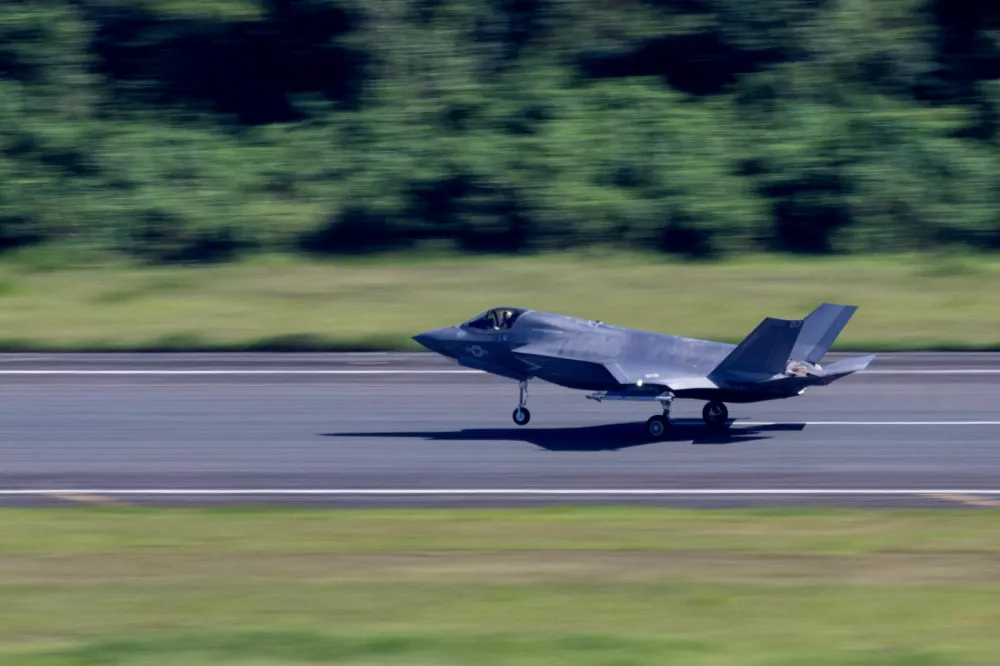 A U.S. Marine Corps F-35 takes off from the former Roosevelt Roads Naval Station airport in Ceiba, Puerto Rico, November 3, 2025. REUTERS/Ricardo Arduengo