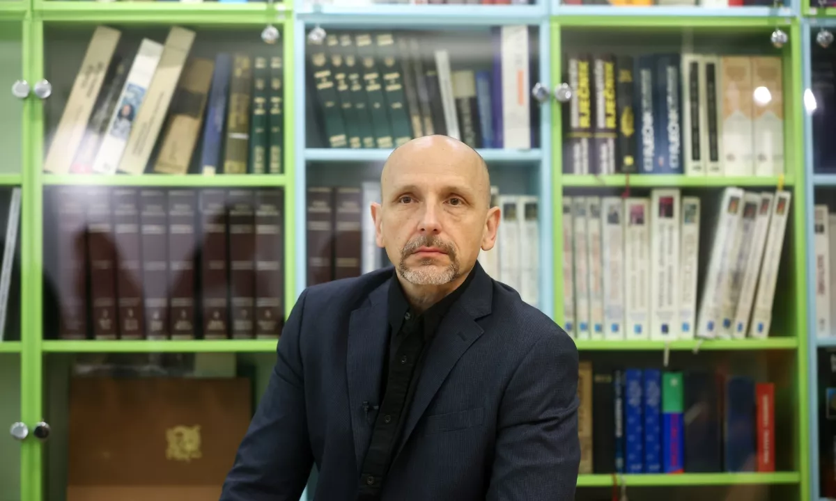 Urednik, TV-voditelj in pisatelj, 55-letni Aleksandar Stanković je bil pred dnevi gost v oddaji Večernjega lista Show na kvadrat, povod za pogovor pa je bila izdaja njegove nove knjige F32.