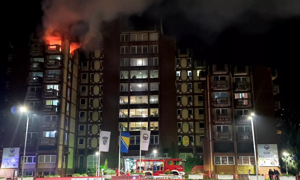 (FOTO, VIDEO) Priča požara v domu starejših v Tuzli: Česa tako pretresljivega še nisem videl