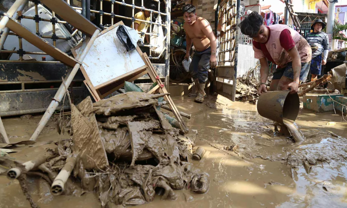 Na Filipinih po tajfunu Kalmaegi razglasili stanje nacionalne nesreče