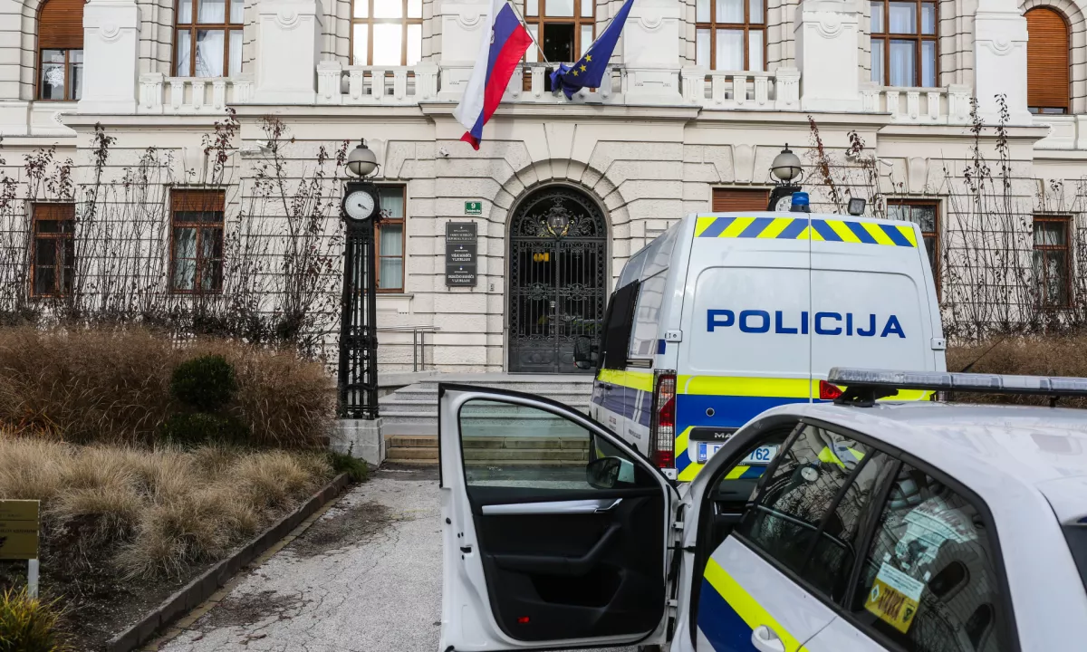 V Šutarjev zakon se je v zadnjem trenutku na pobudo vrhovnega sodišča in vrhovnega tožilstva prikradel podtaknjenec.