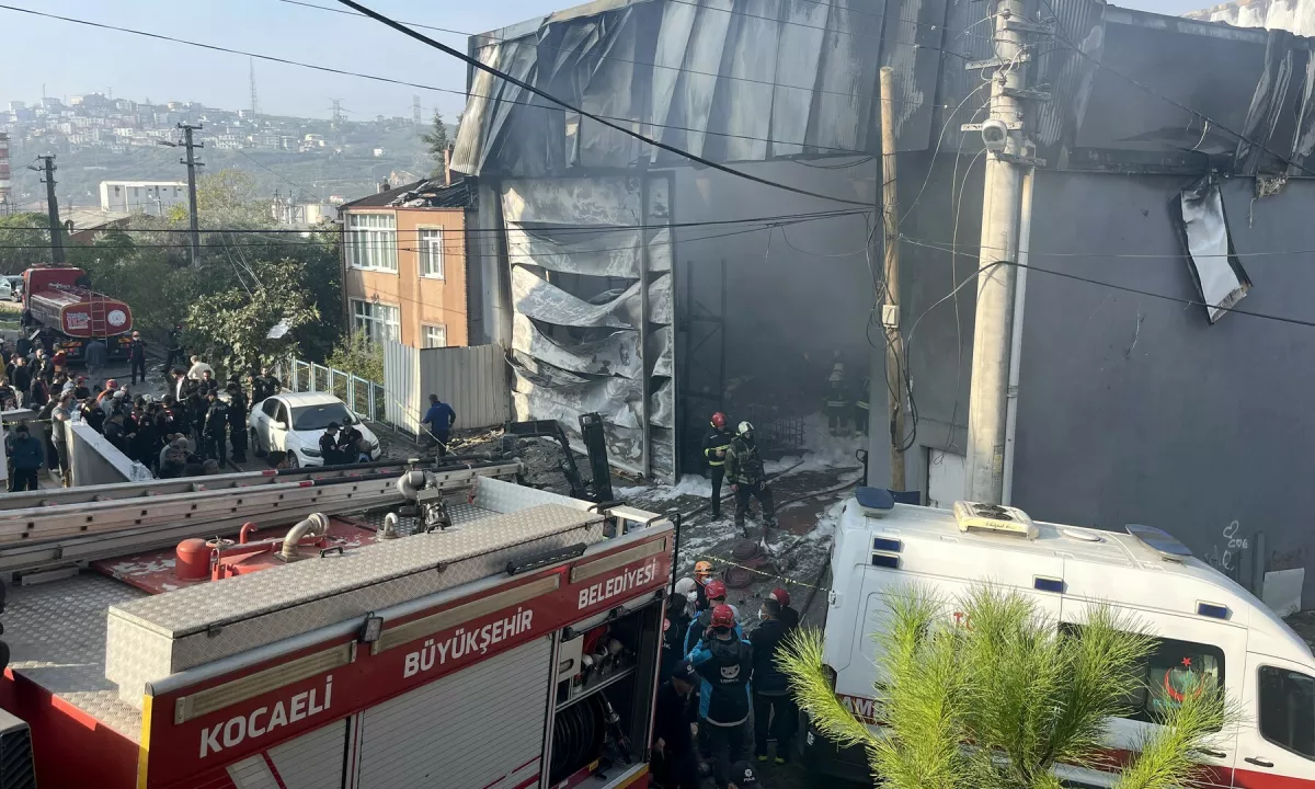 Požar v turškem skladišču parfumov zahteval šest življenj