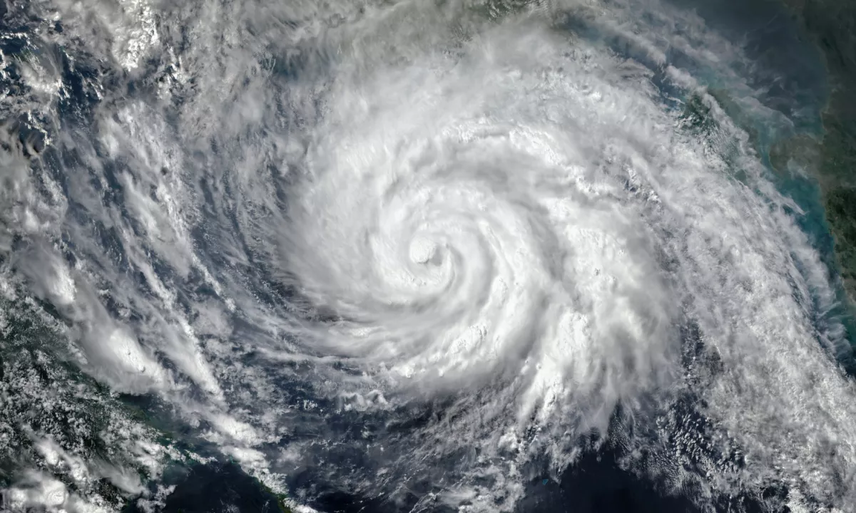 Tornado v Braziliji zahteval več smrtnih žrtev in povzročil apokaliptične prizore