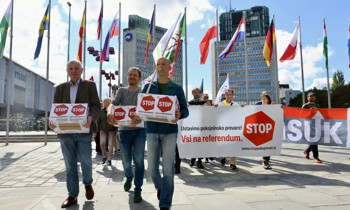 Delavski koaliciji, ki nasprotuje pokojninski reformi, v dobrem mesecu dni najverjetneje ne bo uspelo zbrati dovolj podpisov za razpis zakonodajnega referenduma.