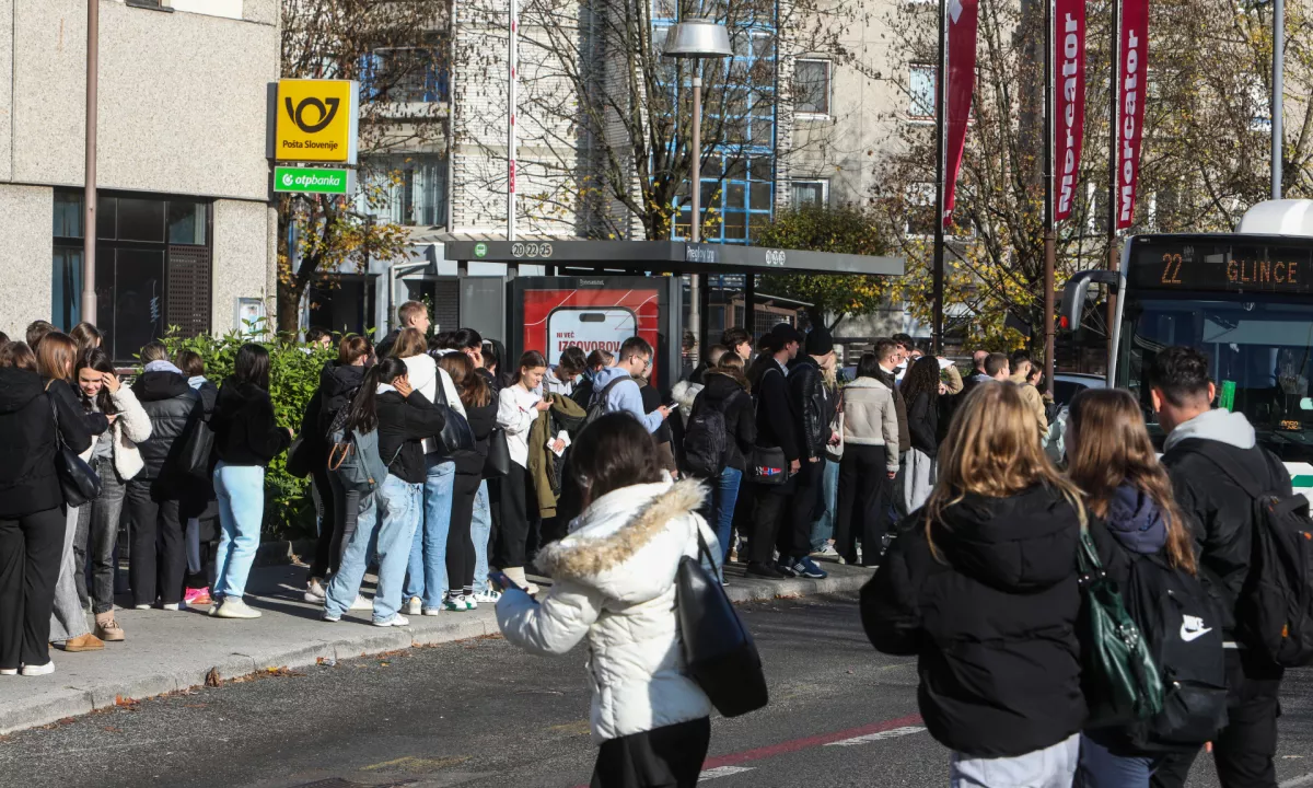 "Zadnje leto sem tudi veliko bolj vezan na avto, sploh se mi ne splača več imeti urbane," razmere opisuje sogovornik.