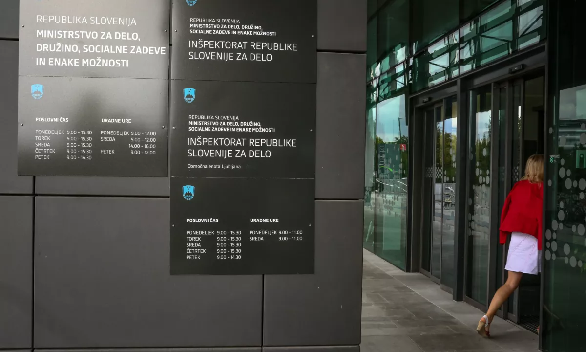 Inšpektorji zaznali sum izkoriščanja sezonskih delavcev iz Nepala