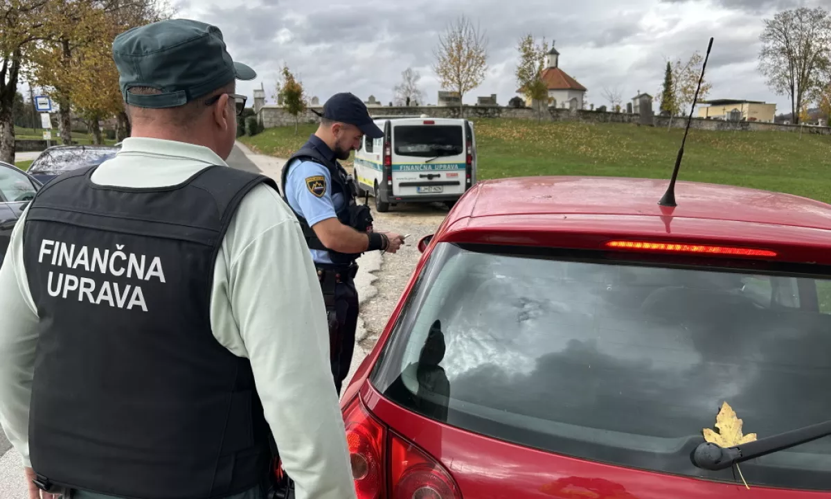 Koliko posameznikov z neplačanimi kazni so odkrili?