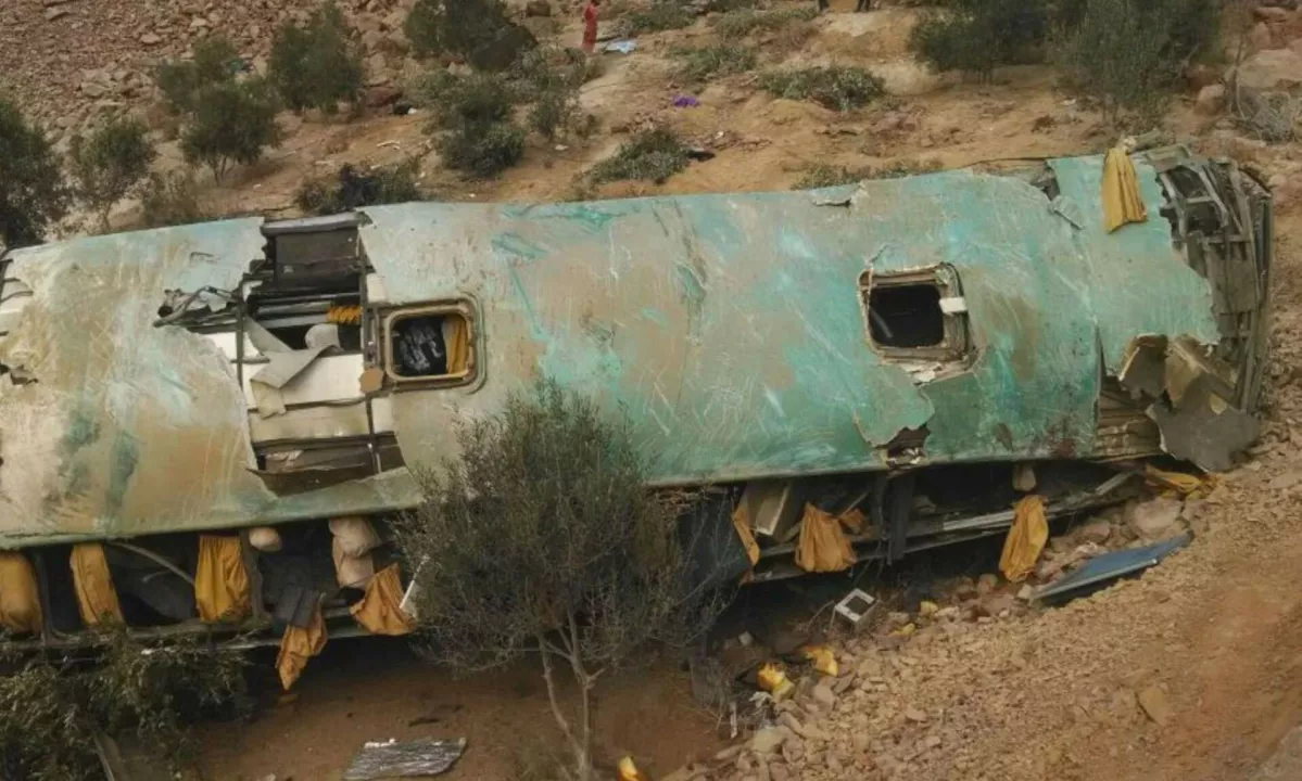 Najmanj 37 mrtvih v prometni nesreči avtobusa na jugu Peruja