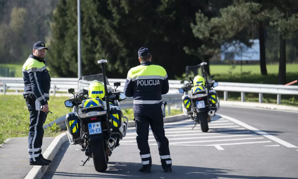 prometni nadzorpolicija - simbolična fotografijaprometna policijavarnost v prometupolicija na motorjihmotoristična policijaprehitri voznikiavtocestna policija08.04.2025 Policijski nadzor, počivali&scaron;če PovodjeFOTO: Nik Erik Neubauer / Foto: Nik Erik Neubauer