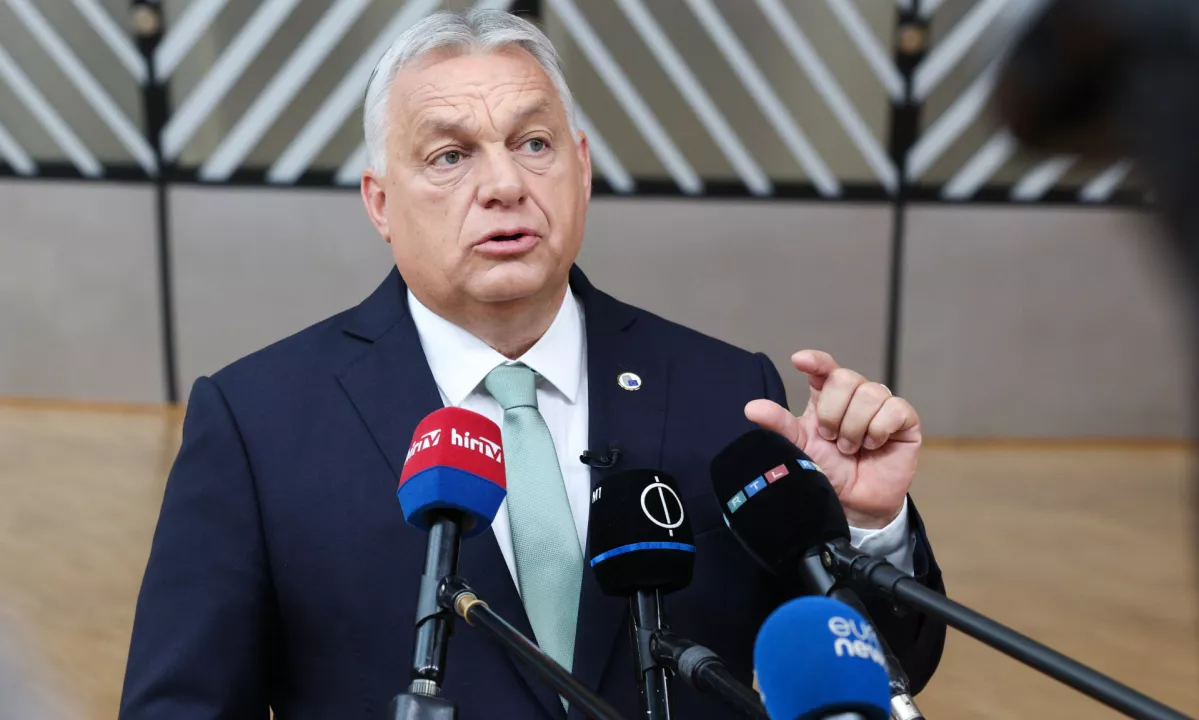 Orban začenja priprave na volitve s t. i. protivojno turnejo