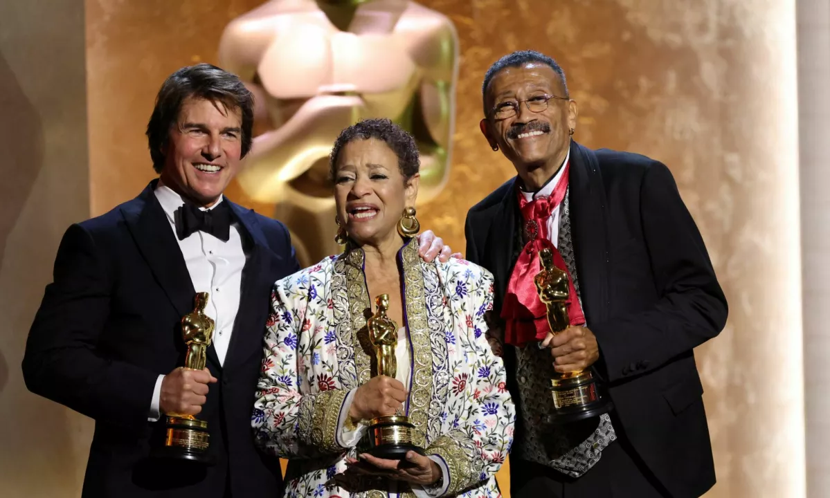 Tom Cruise in Dolly Parton med prejemniki nagrad