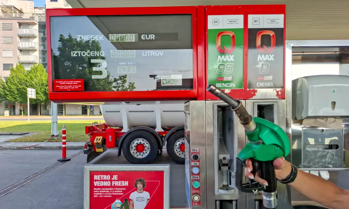 Cene pogonskih goriv po znižanju trošarin nespremenjene