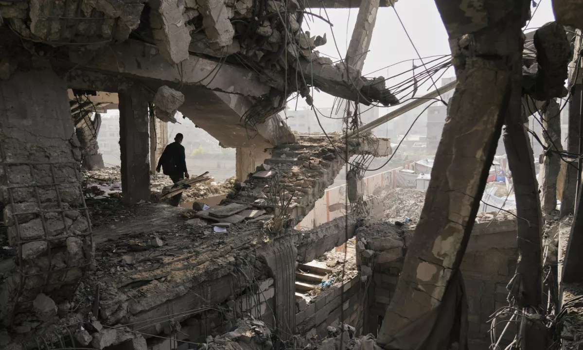 Izraelski napadi na Gazo zahtevali smrtne žrtve, Hamas obtožuje kršitev premirja