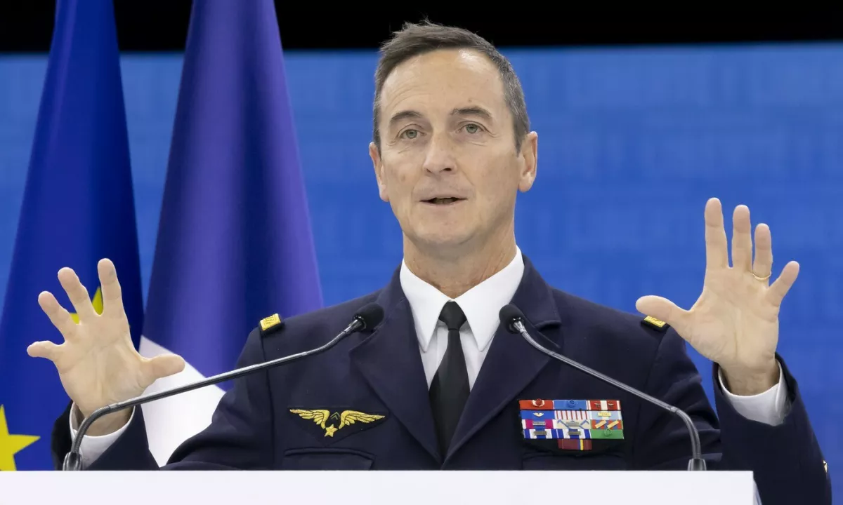 Načelnik francoske vojske zaradi izjave o pripravljenosti na izgube otrok tarča kritik