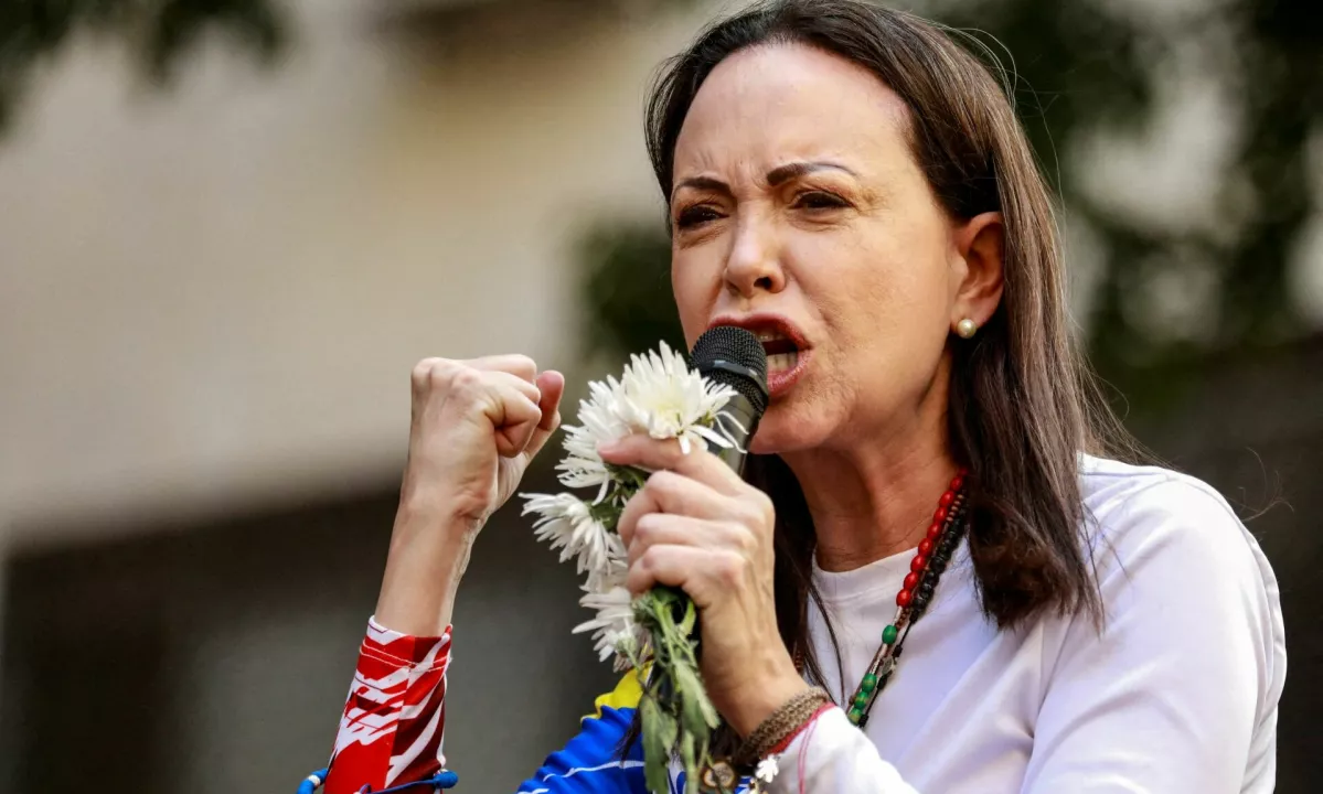 Venezuelska opozicijska voditeljica Maria Corina Machado bo ob prevzemu Nobelove nagrade obravnavana kot ubežnica