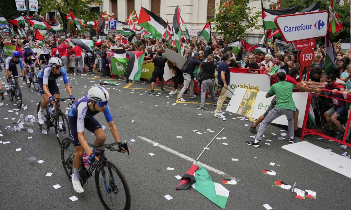 Kolesarska ekipa Israel Premier Tech se je preimenovala v NSN Cycling Team in se preselila v Švico