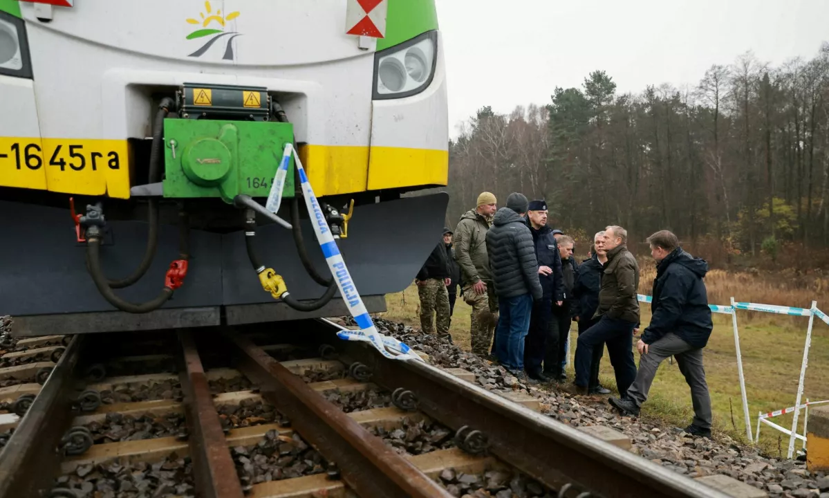 Poljski premier Tusk železniško sabotažo označil za ruski državni terorizem