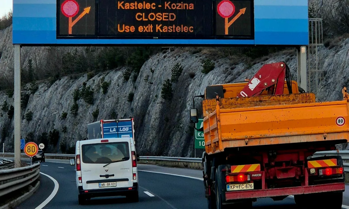 Zaradi burje zaprt predor Kastelec proti Ljubljani