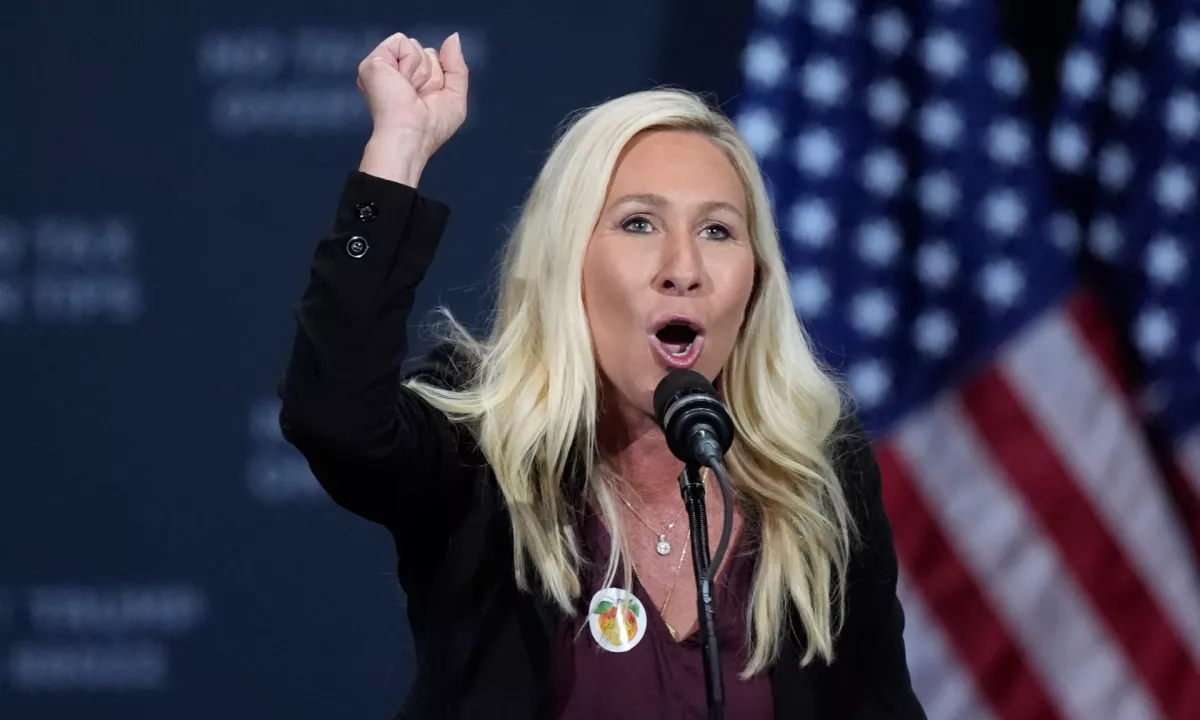 Marjorie Taylor Greene, nekdanja Trumpova zaveznica, napovedala odstop iz kongresa