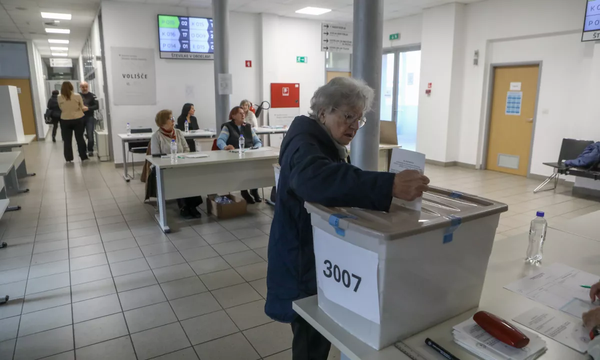 Med referendumom o pomoči pri prostovoljnem končanju življenja zabeležili več kršitev volilnega molka in višjo volilno udeležbo
