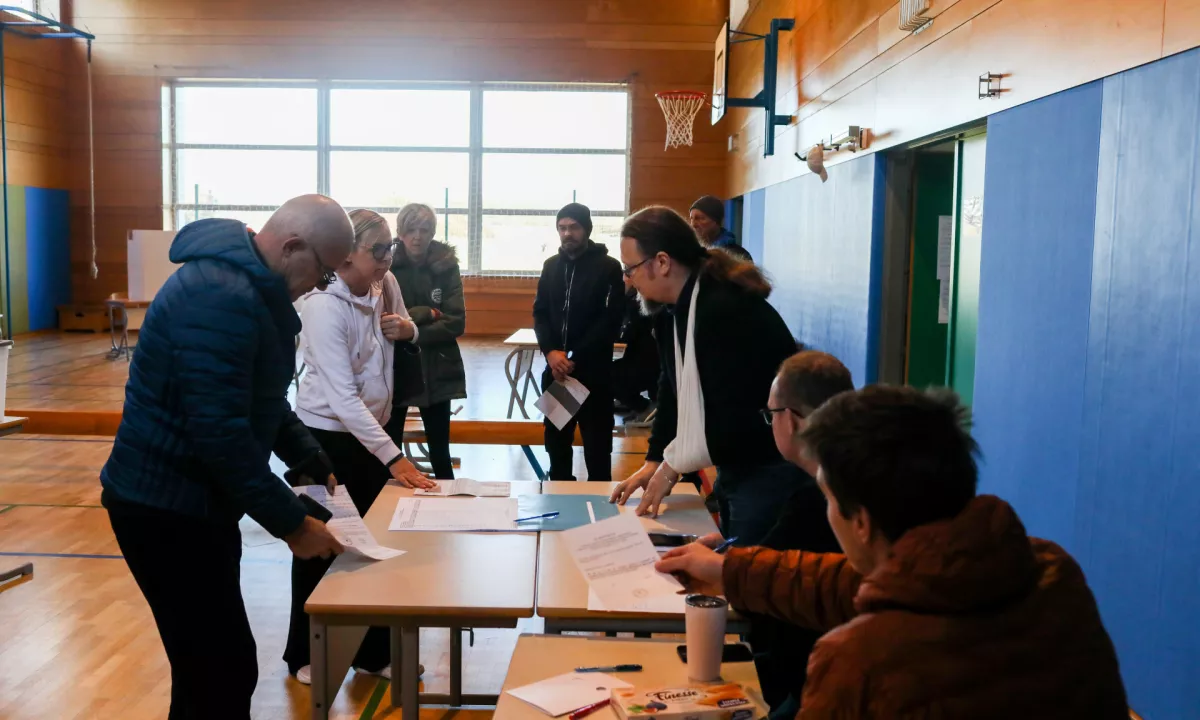Med referendumom o pomoči pri prostovoljnem končanju življenja zabeležili več kršitev volilnega molka in višjo volilno udeležbo