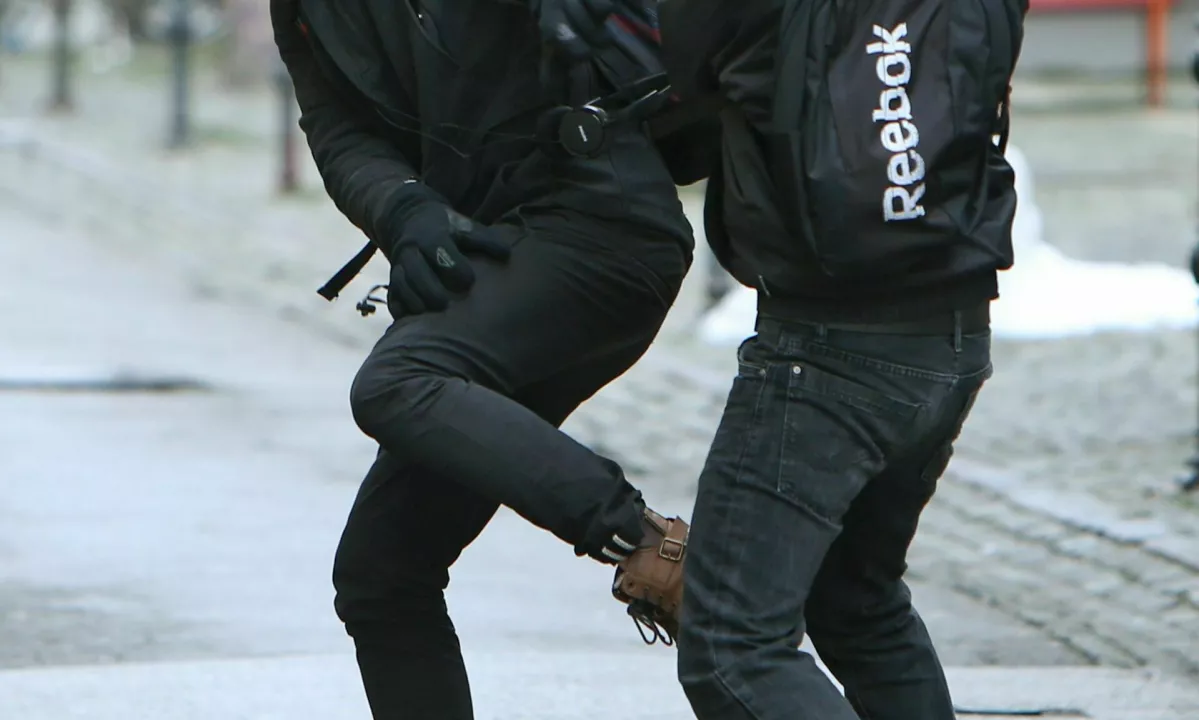 V okolici Kopra 55-letnik poskušal ubiti znanca z ostrim predmetom